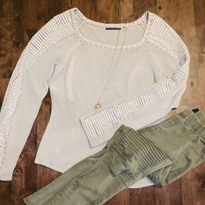 Long sleeve detailed top